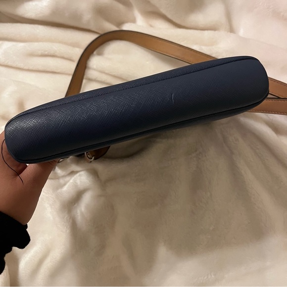 Blue and tan purse - Picture 7 of 9